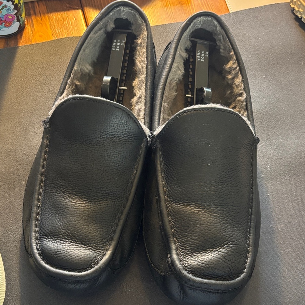 Ugg Men's Black Leather Loafers